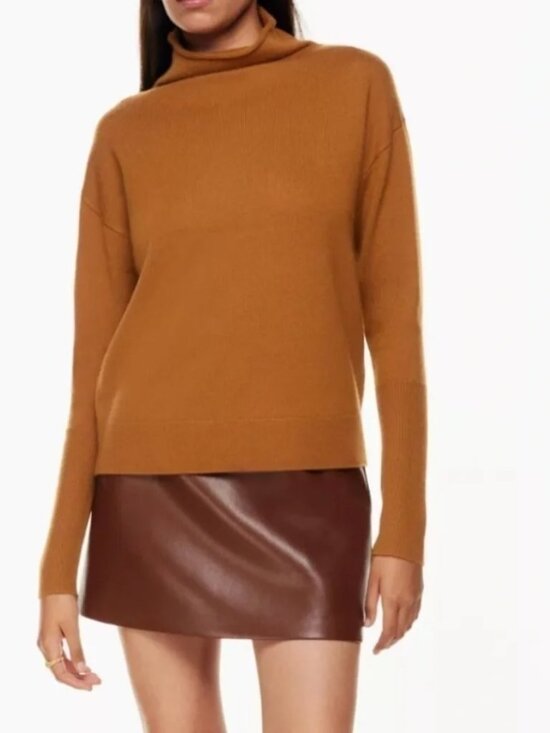 Wilfred Sweaters - NWT Aritzia Wilfred Cyprie 100% Merino Wool Mock Neck Sweater Size S Chestnut